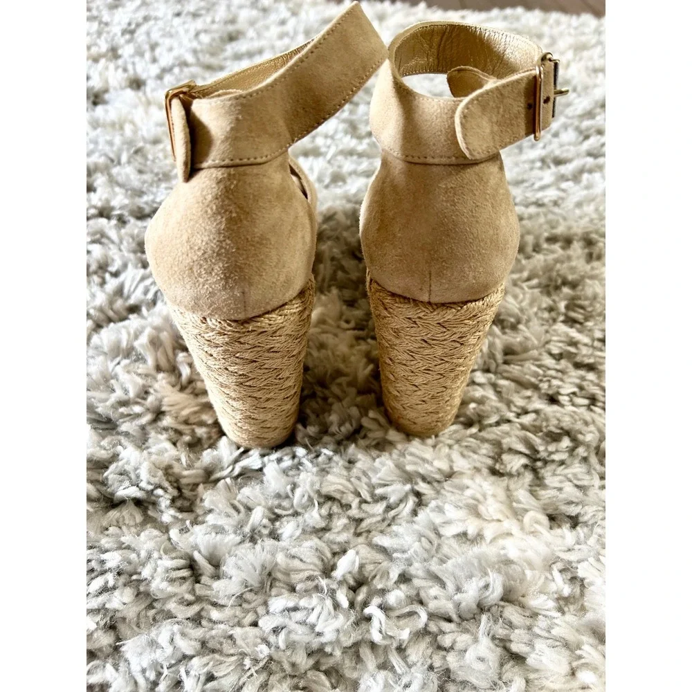 Stuart Weitzman Sohojute Suede Espadrille Wedge Sandals in Beige sz 9